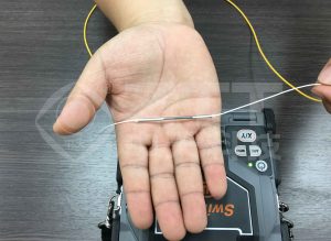 Retire a Fibra e verifique se o Tubete está devidamente moldado a Fibra.
